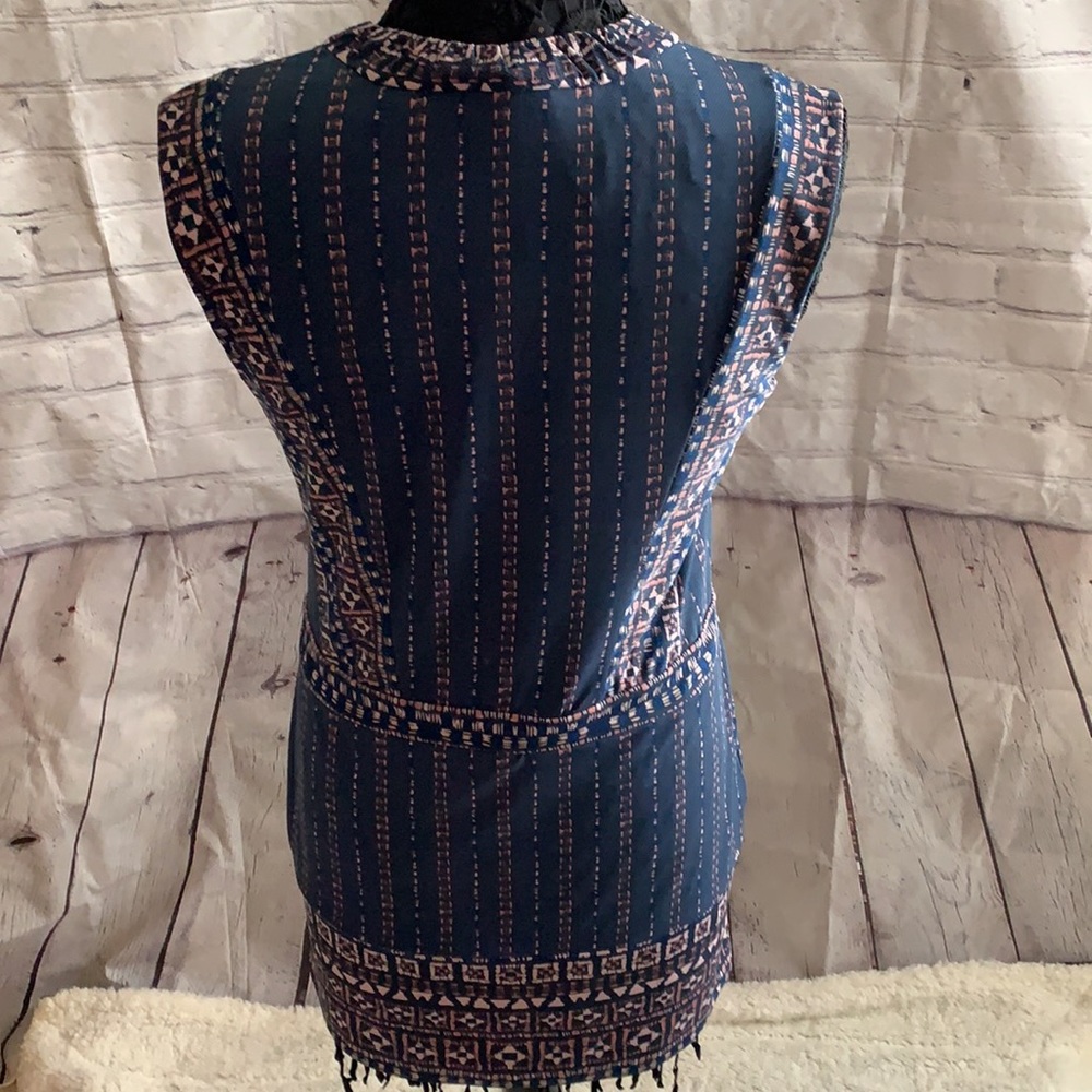 Never Been Worn Bcbgmaxazria Patterned Vneck Dress - image 2